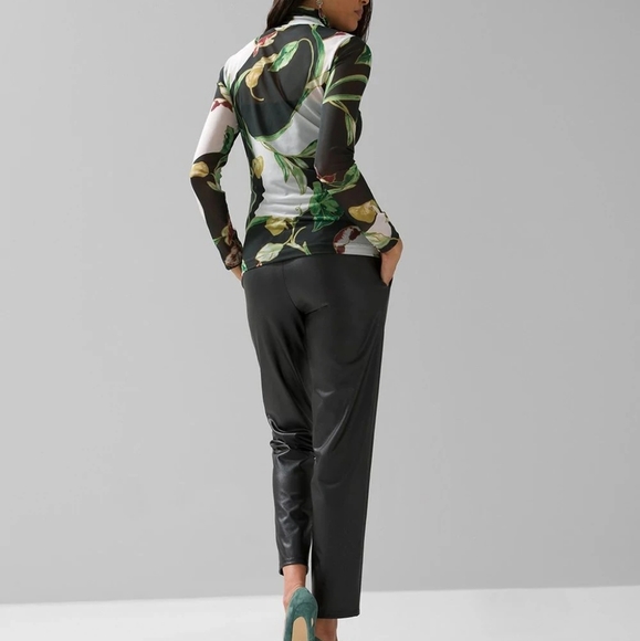 Stunning Sheer Tropical Print White House Black Market top, Never worn! NWOT - Picture 3 of 9